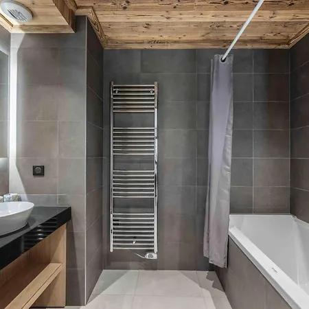 Duplex Moderne Pres Des Pistes Avec Parking - Fr-1-562-87 Courchevel