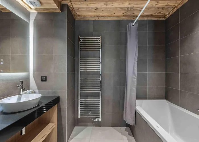 Duplex Moderne Pres Des Pistes Avec Parking - Fr-1-562-87 Courchevel